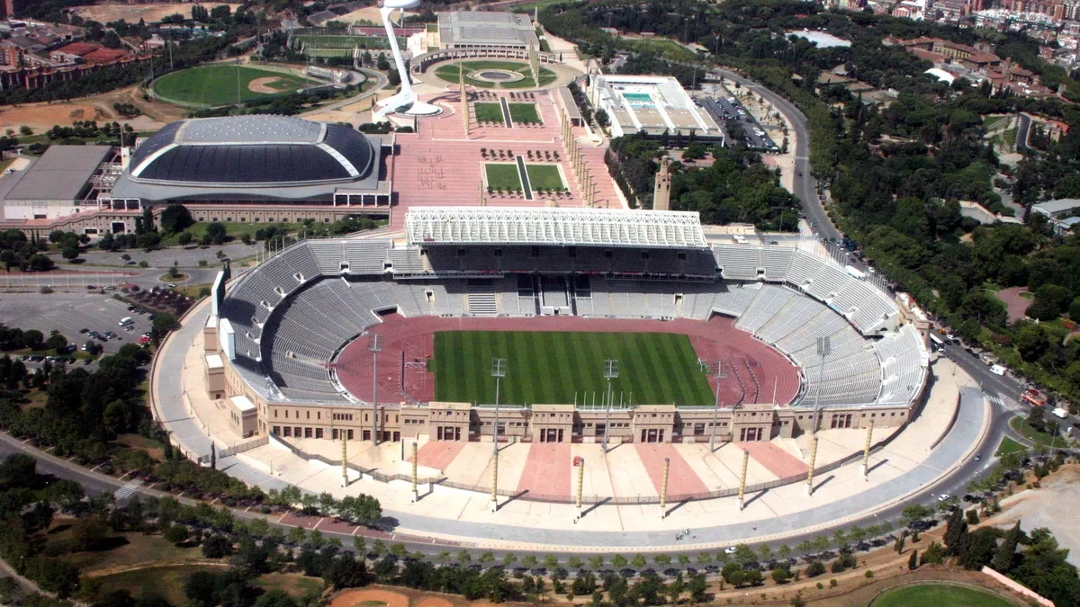 Barcelona väntas göra sitt sista besök på Mestalla