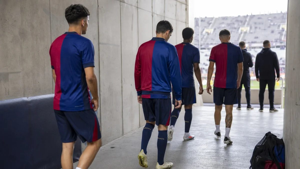 Xavi Espart tar plats i Barcelonas A-lag och får tröja nummer 12